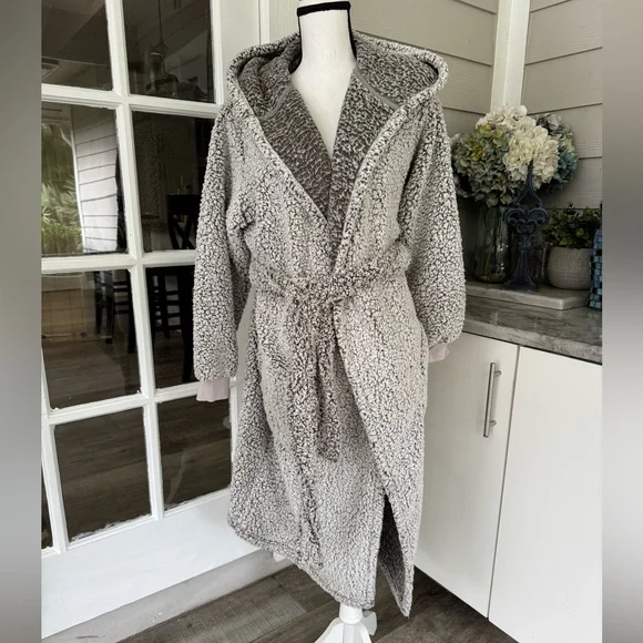 Pottery Barn Coziest Sherpa Robe Heathered Gray Size-Large L - Picture 1 of 10